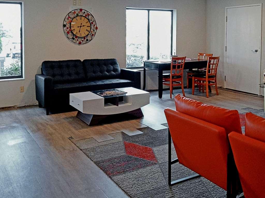 Clarion Pointe Evansville North Warrenton Номер фото